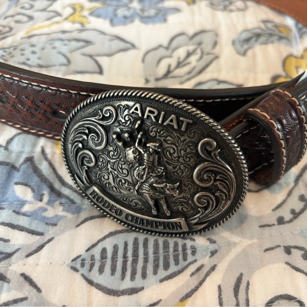 Boys Ariat 24” genuine leather belt